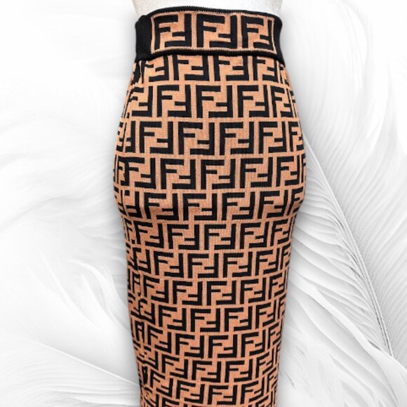 New Women’s Beige And Black Knit Bodycon Midi Skirt Geometric Pattern Size: S - Picture 2 of 10